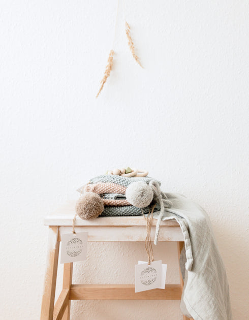 Brown yarn and accessories